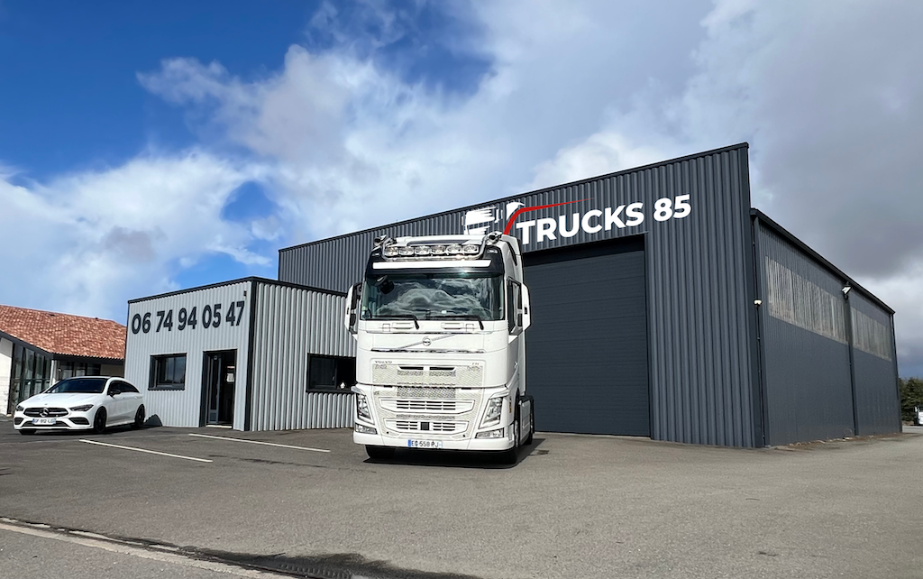 TRUCKS-85—FONTENAY-LE-COMTE 85